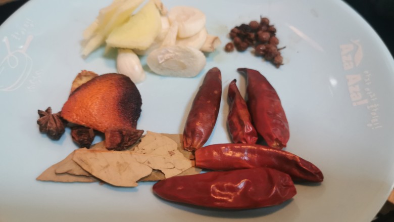 香辣卤鸡爪,准备好配料
