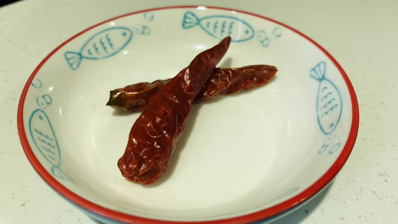 香辣毛豆,<a style='color:red;display:inline-block;' href='/shicai/ 62'>辣椒</a>2个;