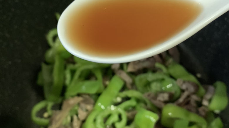 辣炒鸡胗,加料酒;