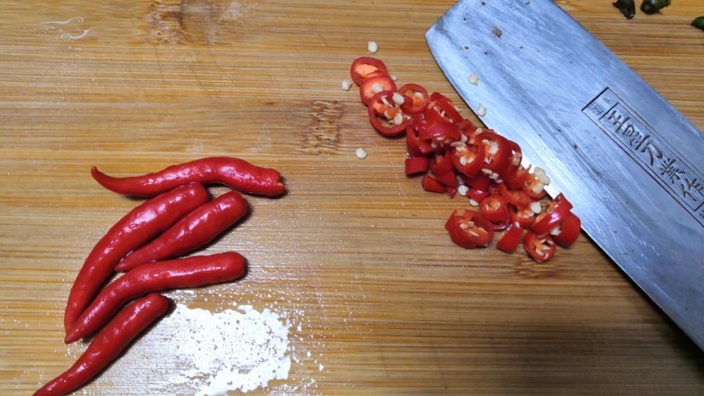 美味小吃,老坛酸辣鸡爪,切<a style='color:red;display:inline-block;' href='/shicai/ 62'>辣椒</a>