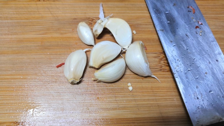 美味小吃,老坛酸辣鸡爪,拍<a style='color:red;display:inline-block;' href='/shicai/ 2795'>蒜头</a>