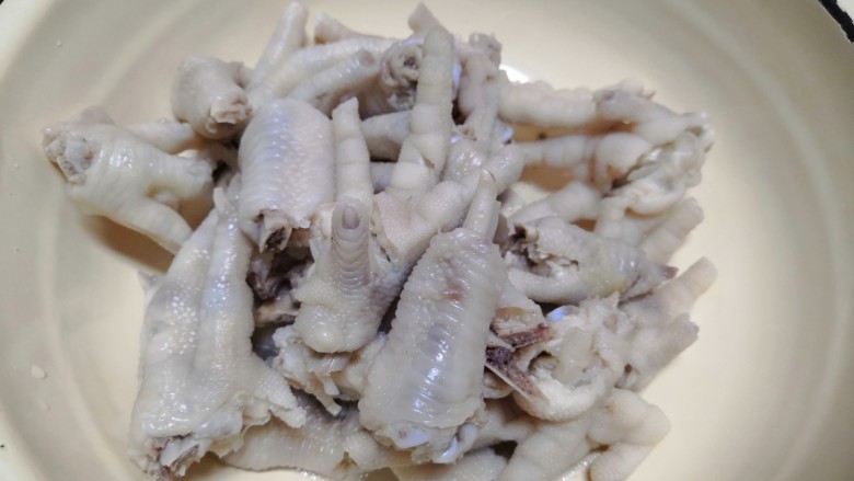 美味小吃,老坛酸辣鸡爪,熟了又焯过冰水的鸡爪