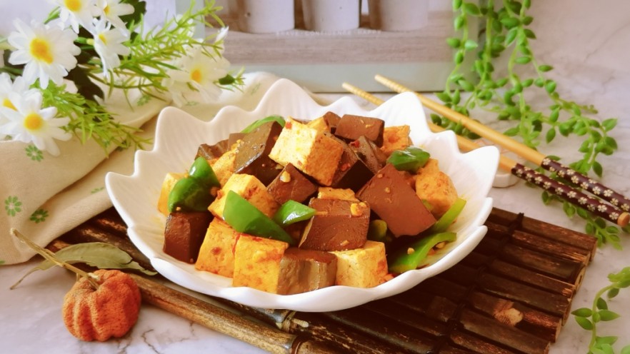 猪血炖豆腐