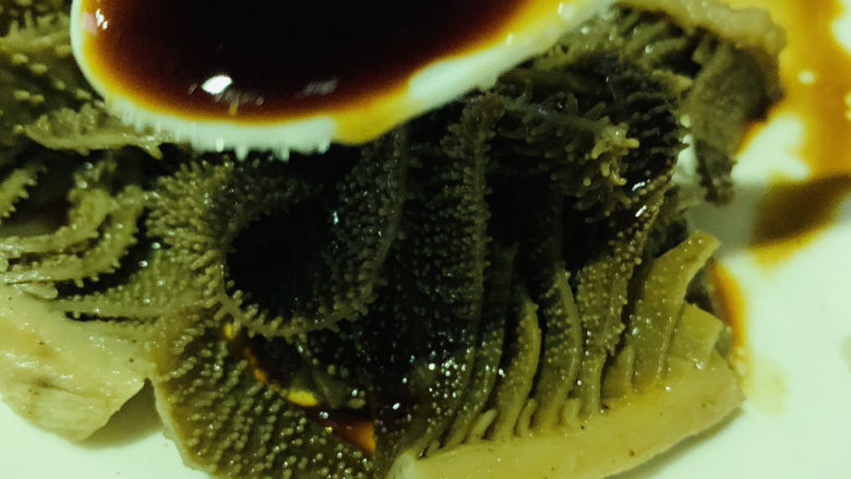 凉拌牛百叶,加<a style='color:red;display:inline-block;' href='/shicai/ 692'>酱油</a>;