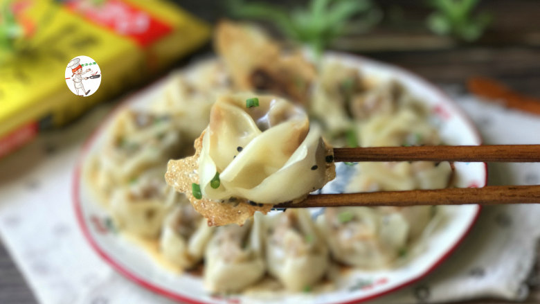 冰花锅贴,面皮鲜香酥脆