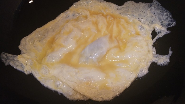 番茄鸡蛋金针菇汤,煎成鸡蛋饼