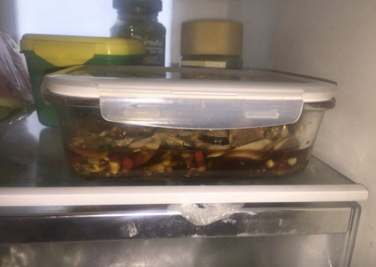 泡椒鸡胗,天热记得入冰箱冷藏,八个小时左右可以吃了。