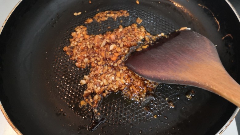 香菇鹌鹑蛋,再次翻炒均匀,关火