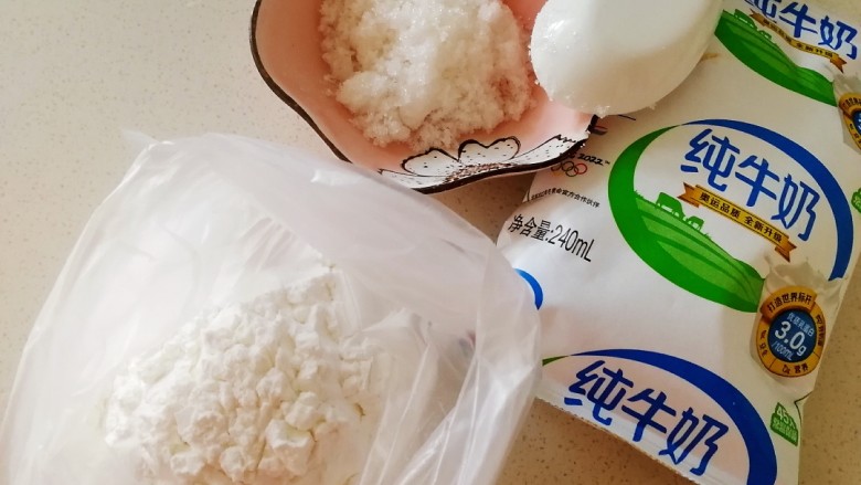 椰奶小方【零失败】,准备所需的食材。