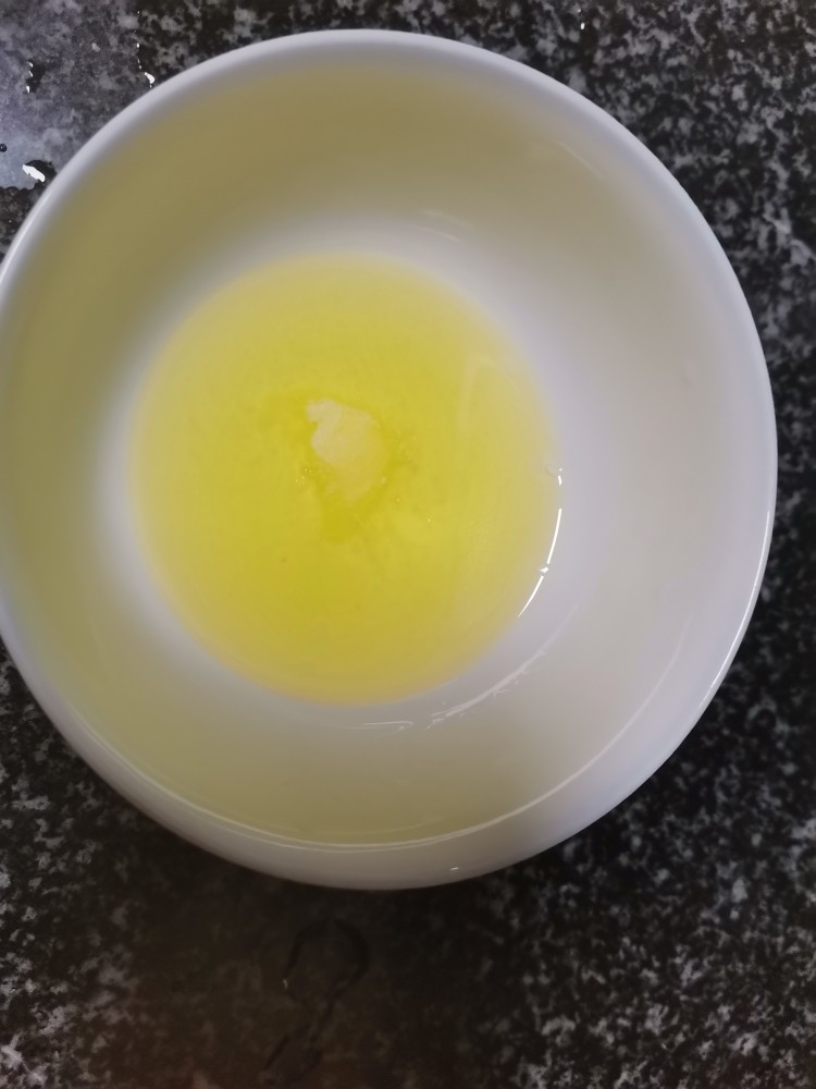 早餐能量包,营养美味,松软可口的松饼做起来,融化好的黄油