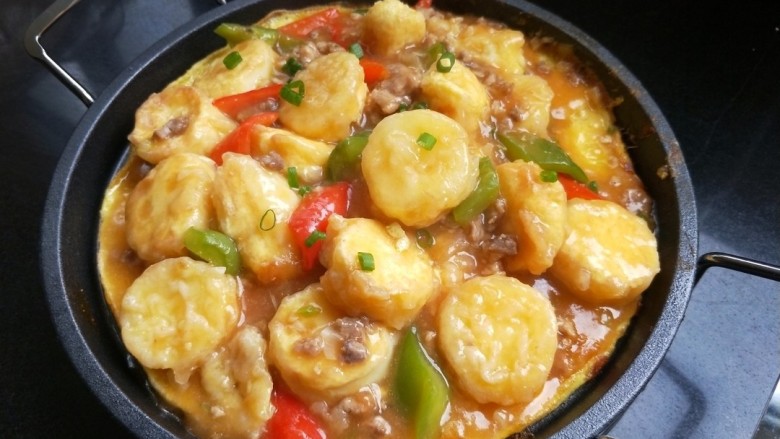 铁板日本豆腐,撒点小葱,成品图。