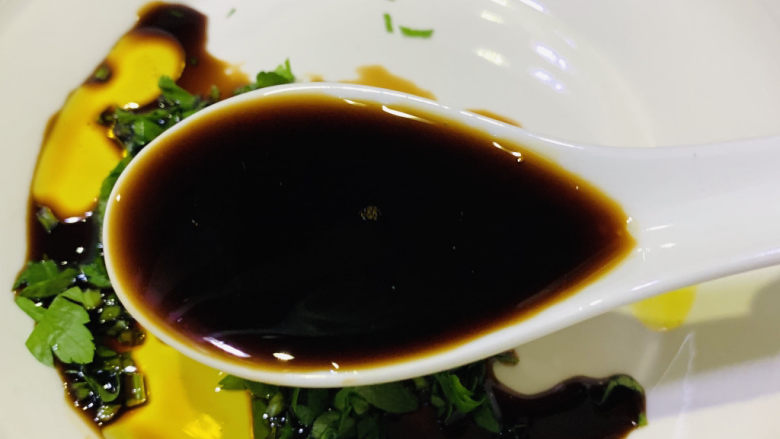 凉拌猪肚丝,加酱油;