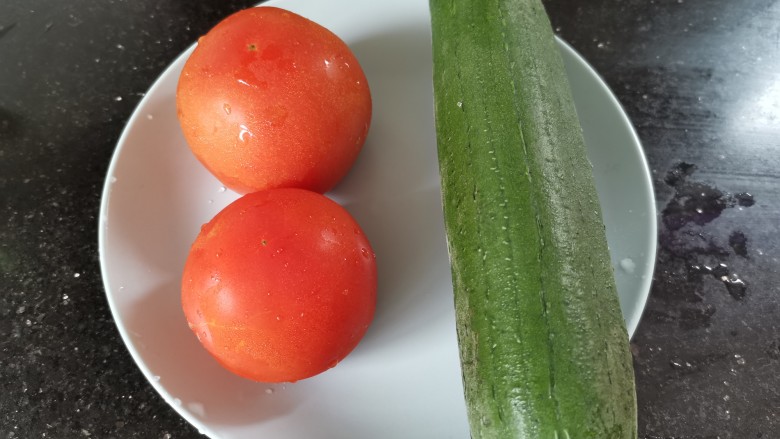 番茄炒丝瓜,准备食材