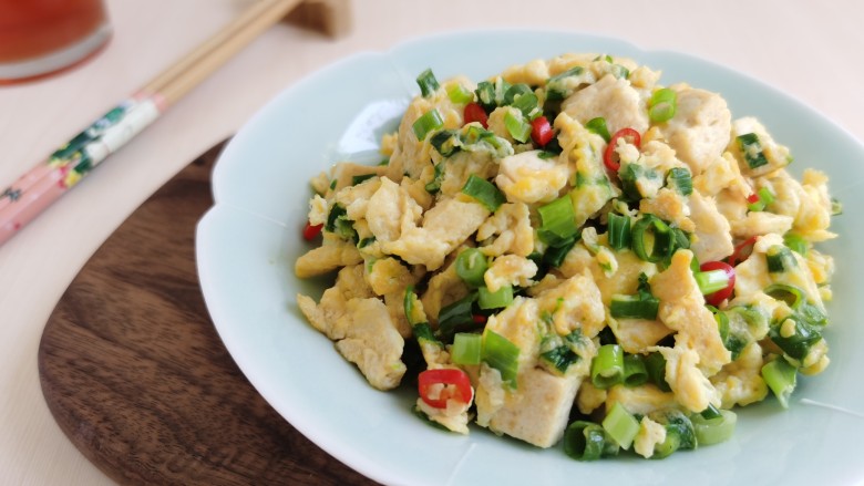 豆腐炒鸡蛋,在喜欢的试试吧!