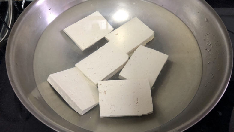豆腐炒鸡蛋➕ 蛾儿雪柳黄金缕,冷水下锅,煮开