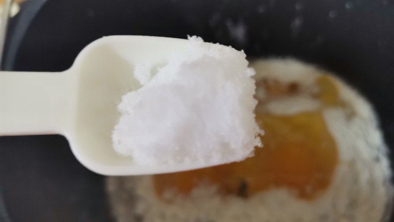 包子馒头吃腻了?那就来款咸味葱香面包吧,给你不一样的感觉,盐巴