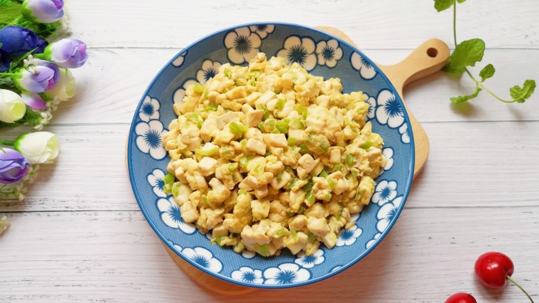 豆腐炒鸡蛋,豆腐鸡蛋香嫩。