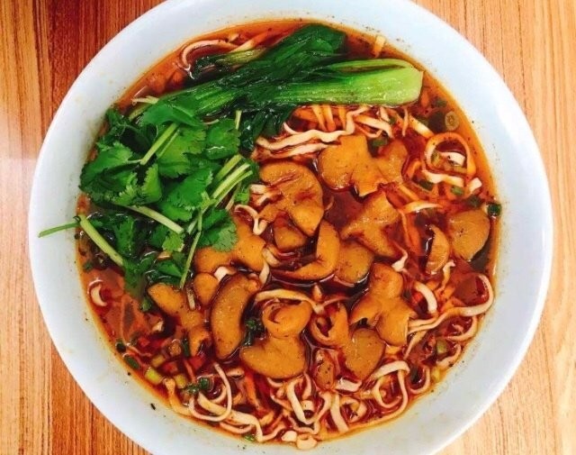 肥肠面,煮好的面,上面加肥肠卤,撒点<a style='color:red;display:inline-block;' href='/shicai/ 720'>胡椒粉</a>,开吃!