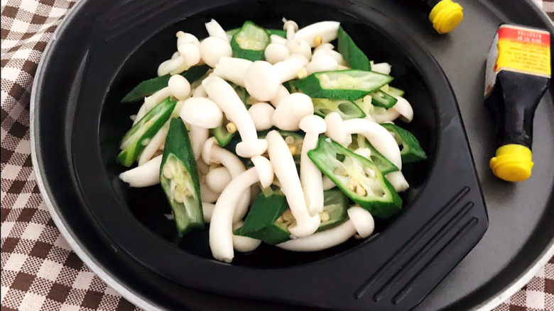 素炒白玉菇,素炒白玉菇清淡爽口,营养丰富~