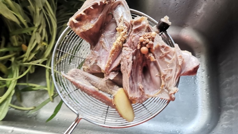 连城最名贵的特产,白鹜鸭汤,超级美味,清香无比,捞起控水