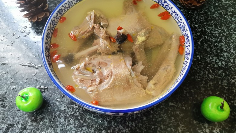 连城最名贵的特产,白鹜鸭汤,超级美味,清香无比,撒上几个枸杞即可出锅