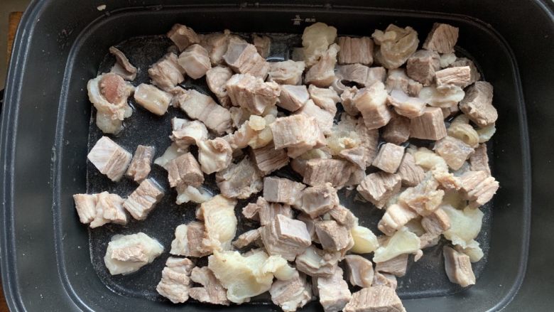 千张红烧肉,牛肉第1⃣️遍过水捞出(凉水下锅)