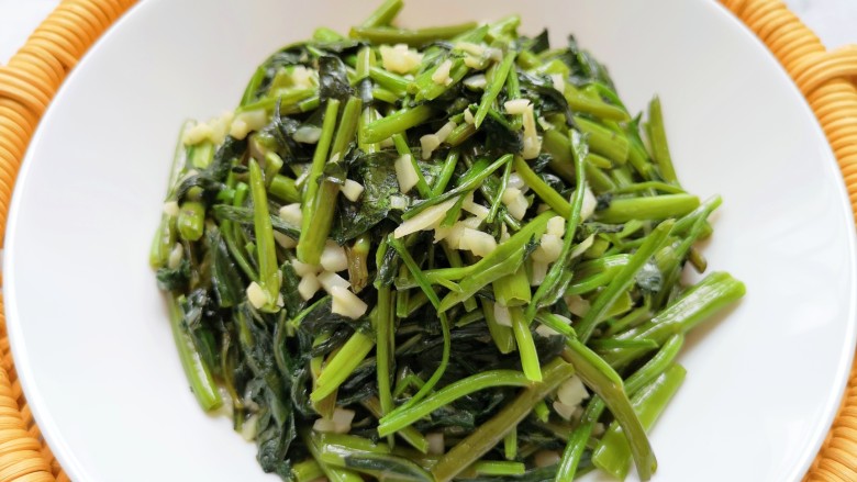 蒜蓉空心菜,准备开吃!
