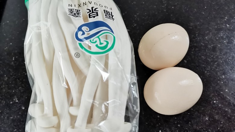 白玉菇炒鸡蛋,准备食材