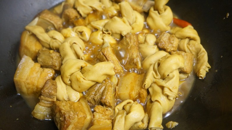 千张红烧肉,小火炖十分钟
