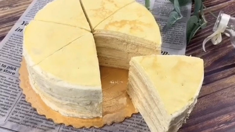 榴莲千层蛋糕,千层做好啦,和小伙伴一起分享吧。温馨提示,冷藏一下更好吃哟😋