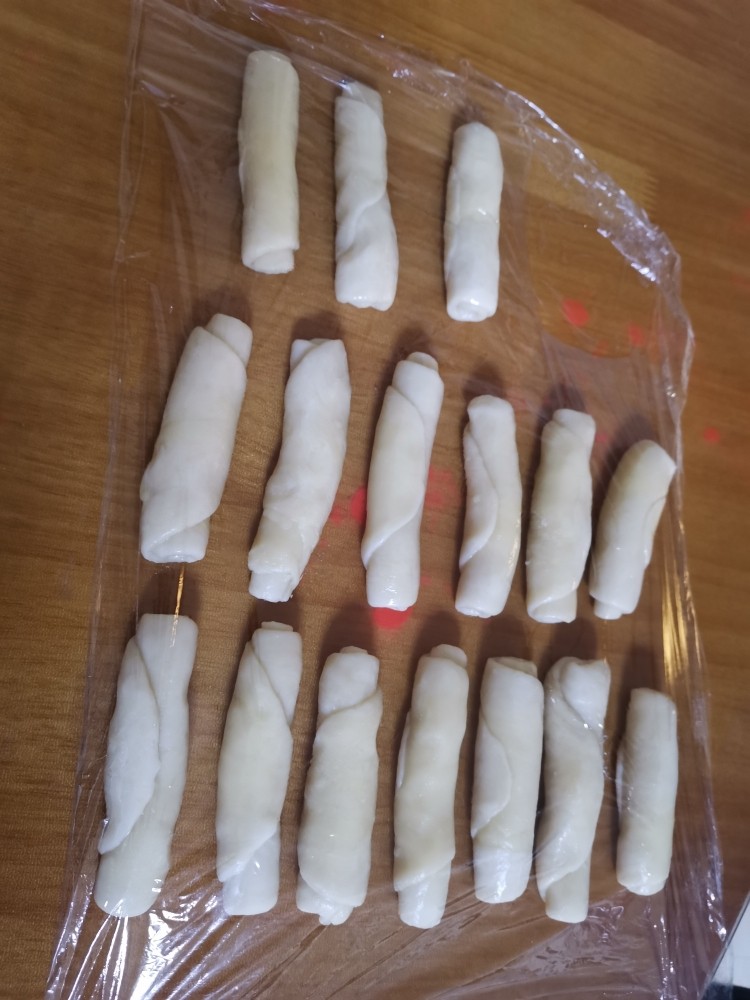 香喷喷的软糯可口,一咬就掉渣儿的老婆饼,第二次醒发15分钟