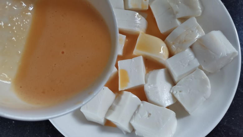 炸奶冻,淋在奶冻上