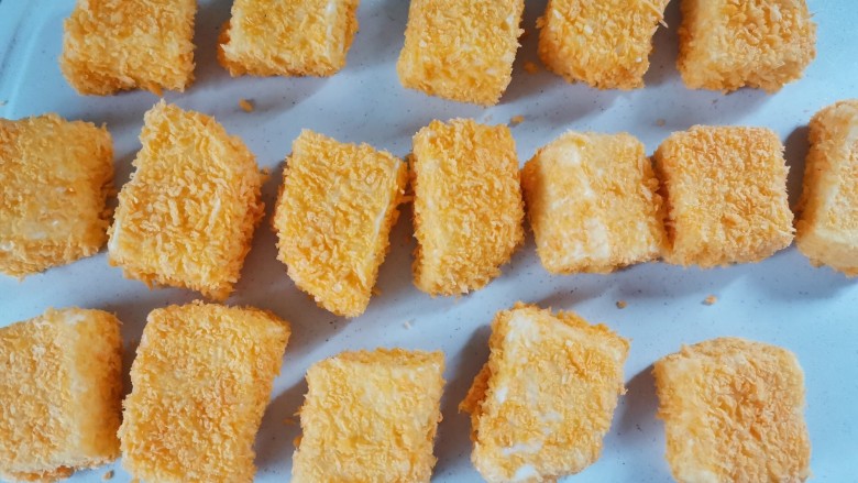 炸奶冻,全部裹上面包糠