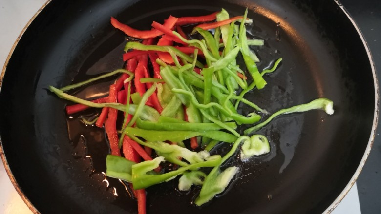 素炒白玉菇,放入,青红椒