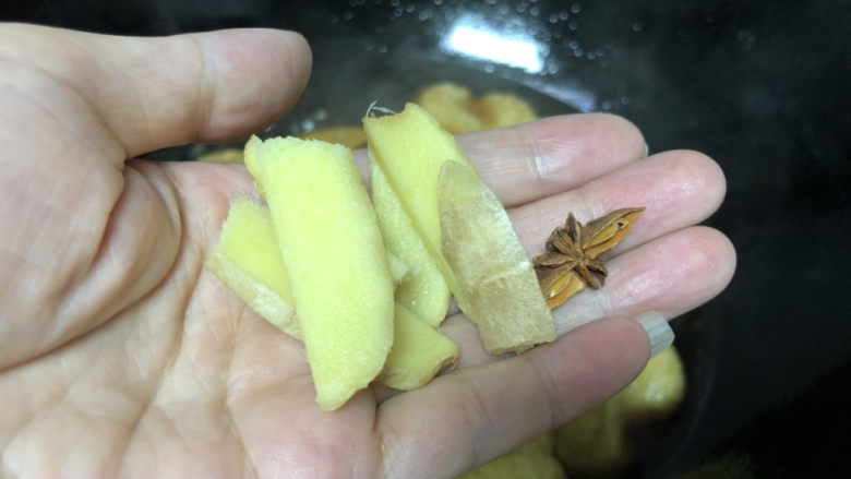 红烧素鸡,姜片,八角