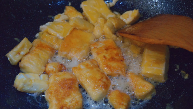 家常烧豆腐,翻转均匀