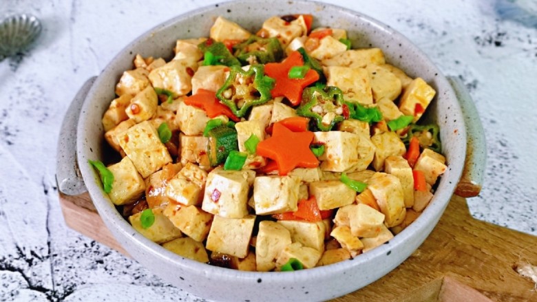 家常烧豆腐,简单快手小炒,营养均衡。