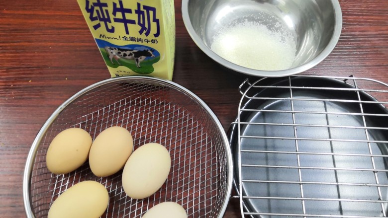 小吃蛋挞,既可作为早餐又是下午茶,备好需要的一切食材和工具