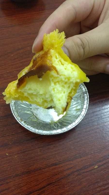 小吃蛋挞,既可作为早餐又是下午茶,大大的咬了一口,中间是这样的