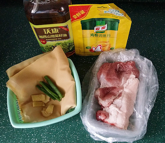 千张包肉,备好食材