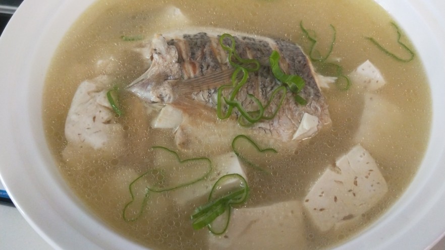 豆腐鱼头汤