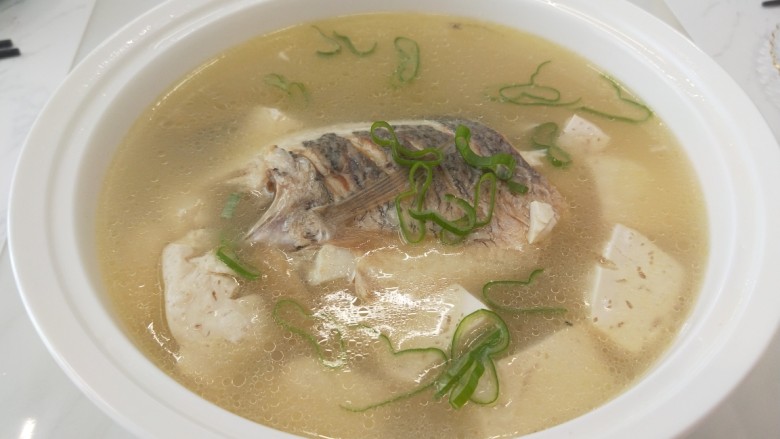 豆腐鱼头汤,这是我在广西做的最后一个汤。