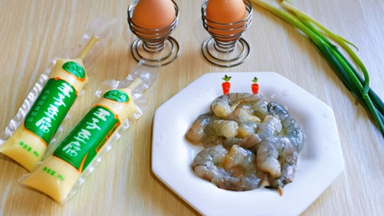 豆腐蒸蛋,准备食材,<a style='color:red;display:inline-block;' href='/shicai/ 287'>虾仁</a>提前剥好的。