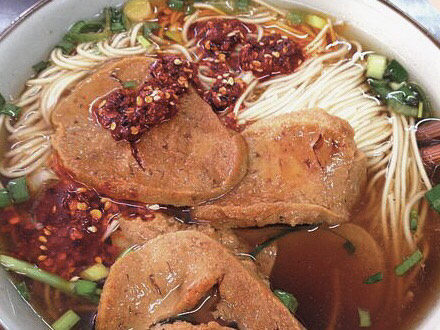 红烧素鸡,我喜欢吃面条的时候吃哦,配白米饭也很下饭