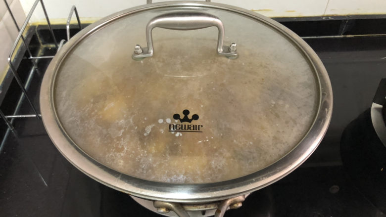 老北京炸酱面,加盖,小火炖煮40分钟