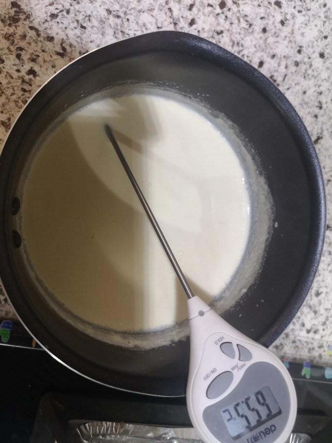 宝宝无糖奶酪棒,关火后放凉温度到70℃~80℃左右
