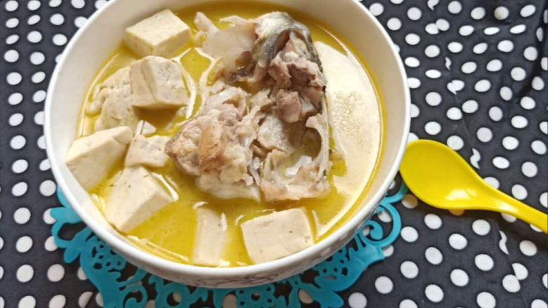 豆腐鱼头汤,成品图~