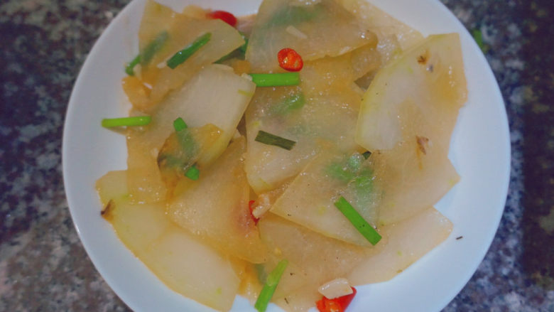 清炒冬瓜片,就可以出锅啦~