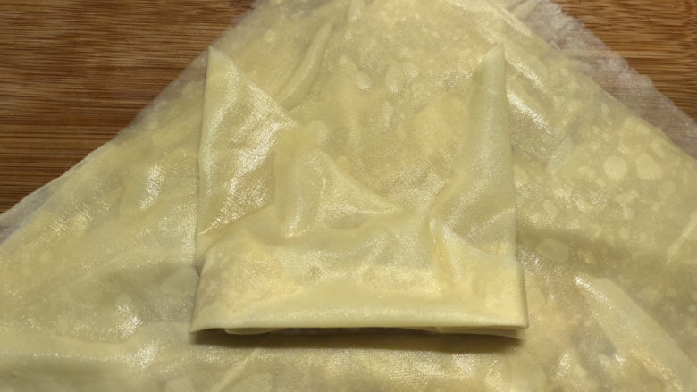 千张包肉,左边也是一样处理,这道中间