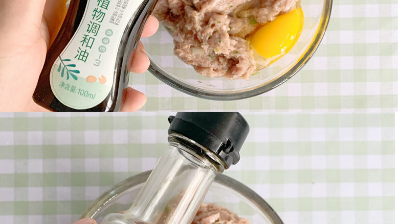 宝宝辅食:鲜肉煎包12M+,打好的馅放入适量的酱油、调和油、盐。再打入一个<a style='color:red;display:inline-block;' href='/shicai/ 9'>鸡蛋</a>搅拌均匀